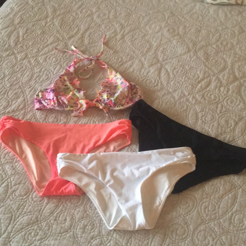 Victoria’s Secret separates bundle